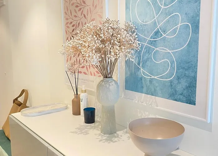 With Stunning Views- 15 Min Hb- Self Check-in Zurich