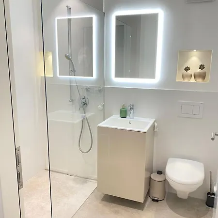 With Stunning Views- 15 Min Hb- Self Check-in * Zurich
