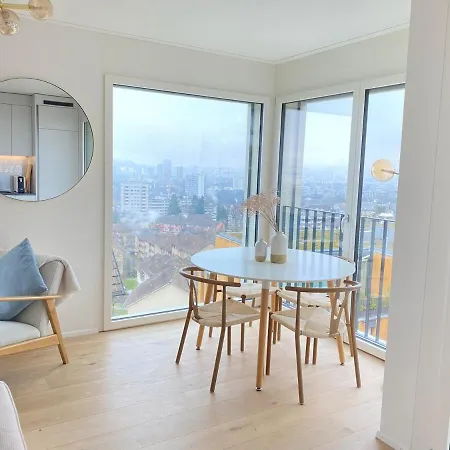 With Stunning Views- 15 Min Hb- Self Check-in