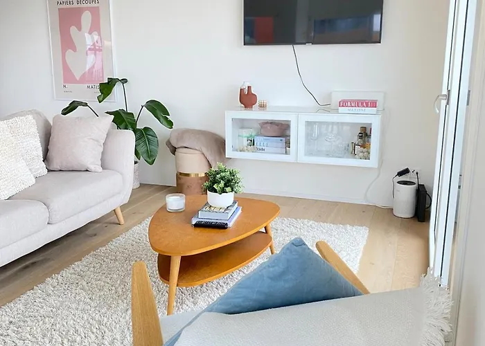 With Stunning Views- 15 Min Hb- Self Check-in Zurych